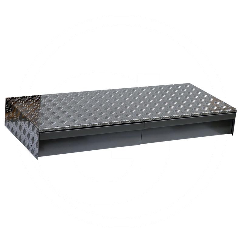 Zdjęcie 1: Podest z blachy ryflowanej z półkami